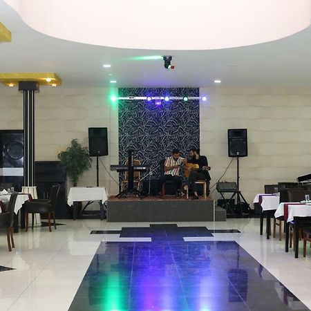 Ambassador Hotel Baku Bagian luar foto