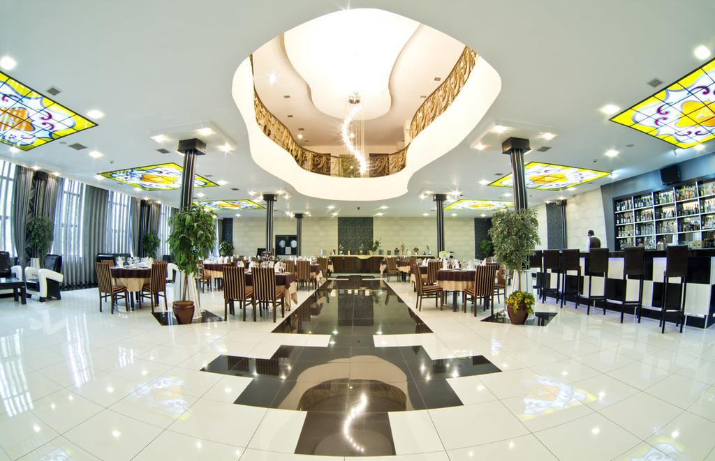 Ambassador Hotel Baku Bagian luar foto
