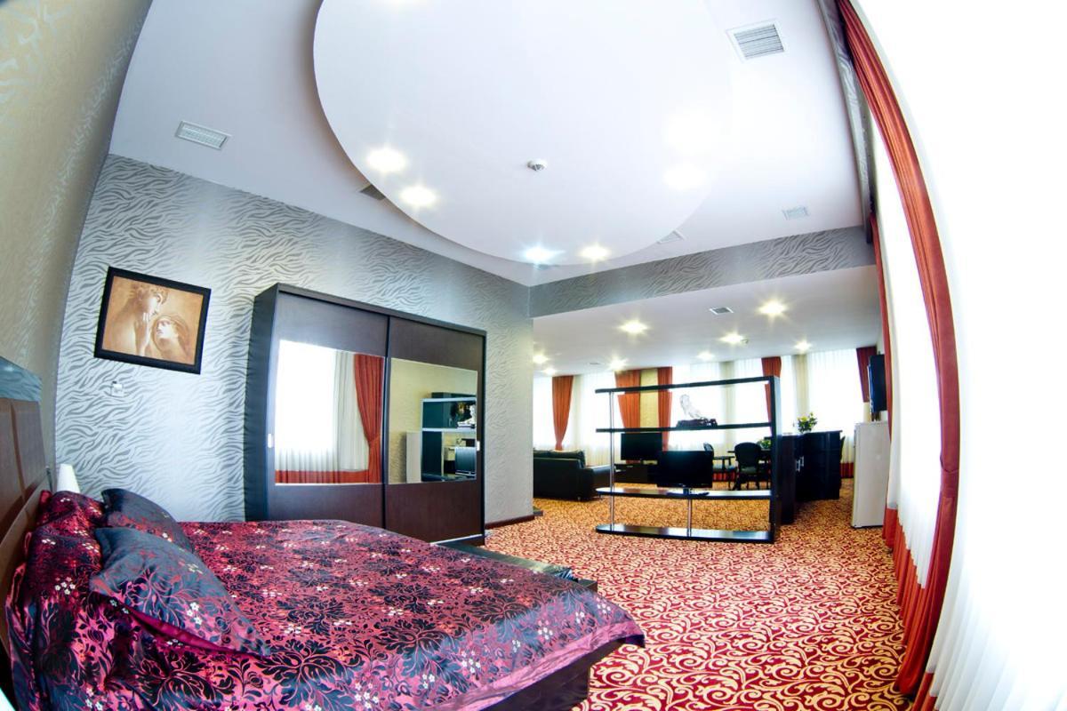 Ambassador Hotel Baku Bagian luar foto