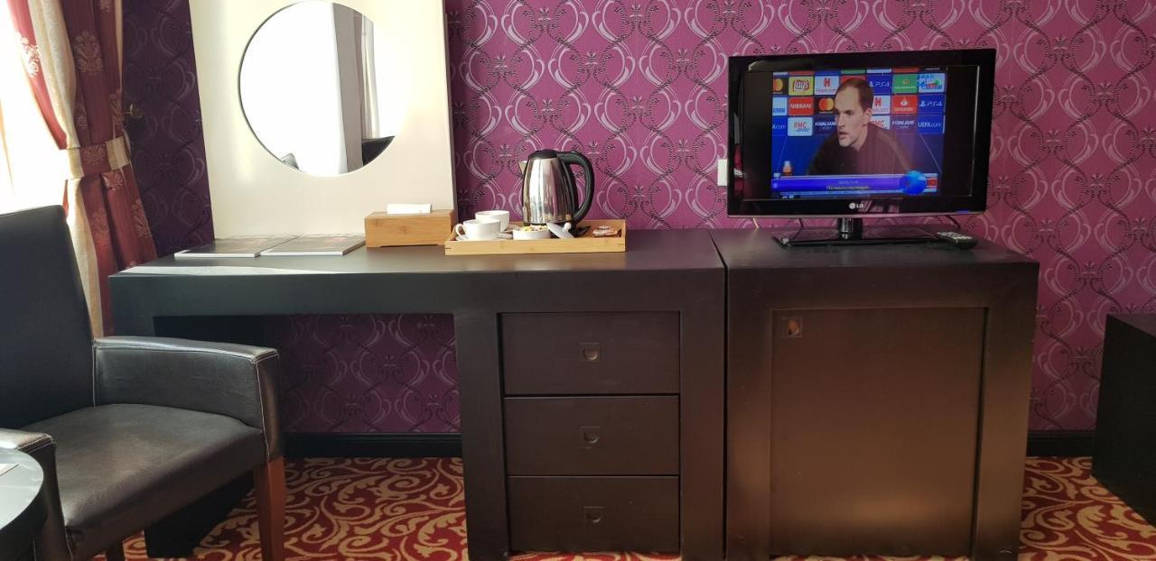 Ambassador Hotel Baku Bagian luar foto