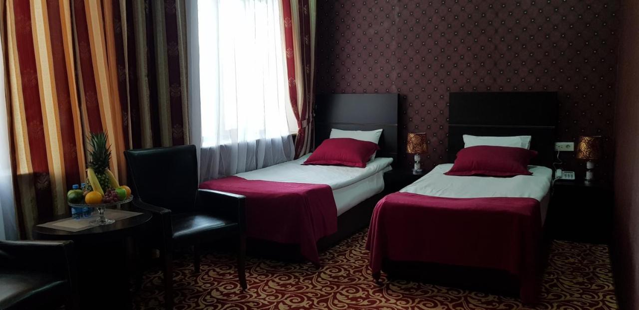 Ambassador Hotel Baku Bagian luar foto