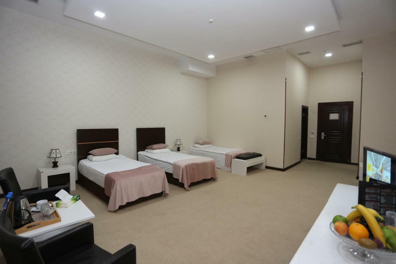Ambassador Hotel Baku Bagian luar foto