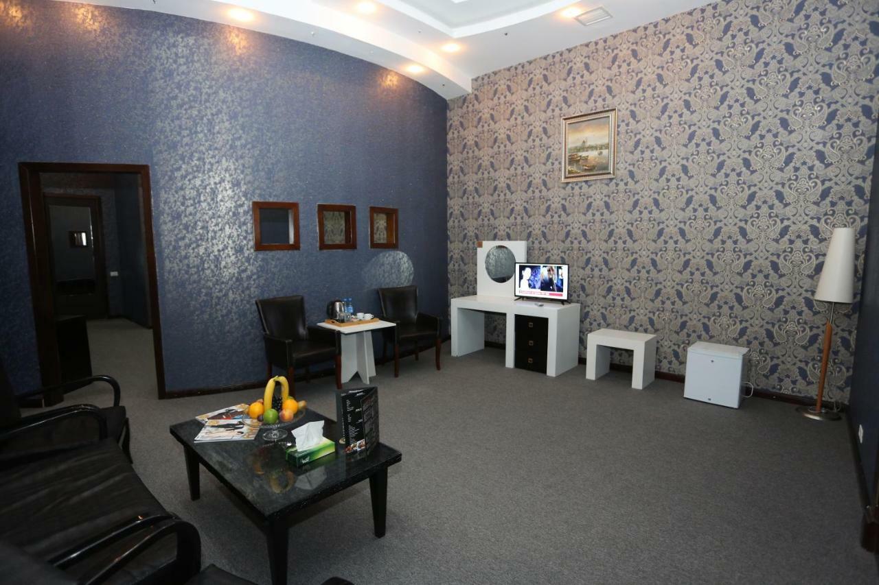 Ambassador Hotel Baku Bagian luar foto