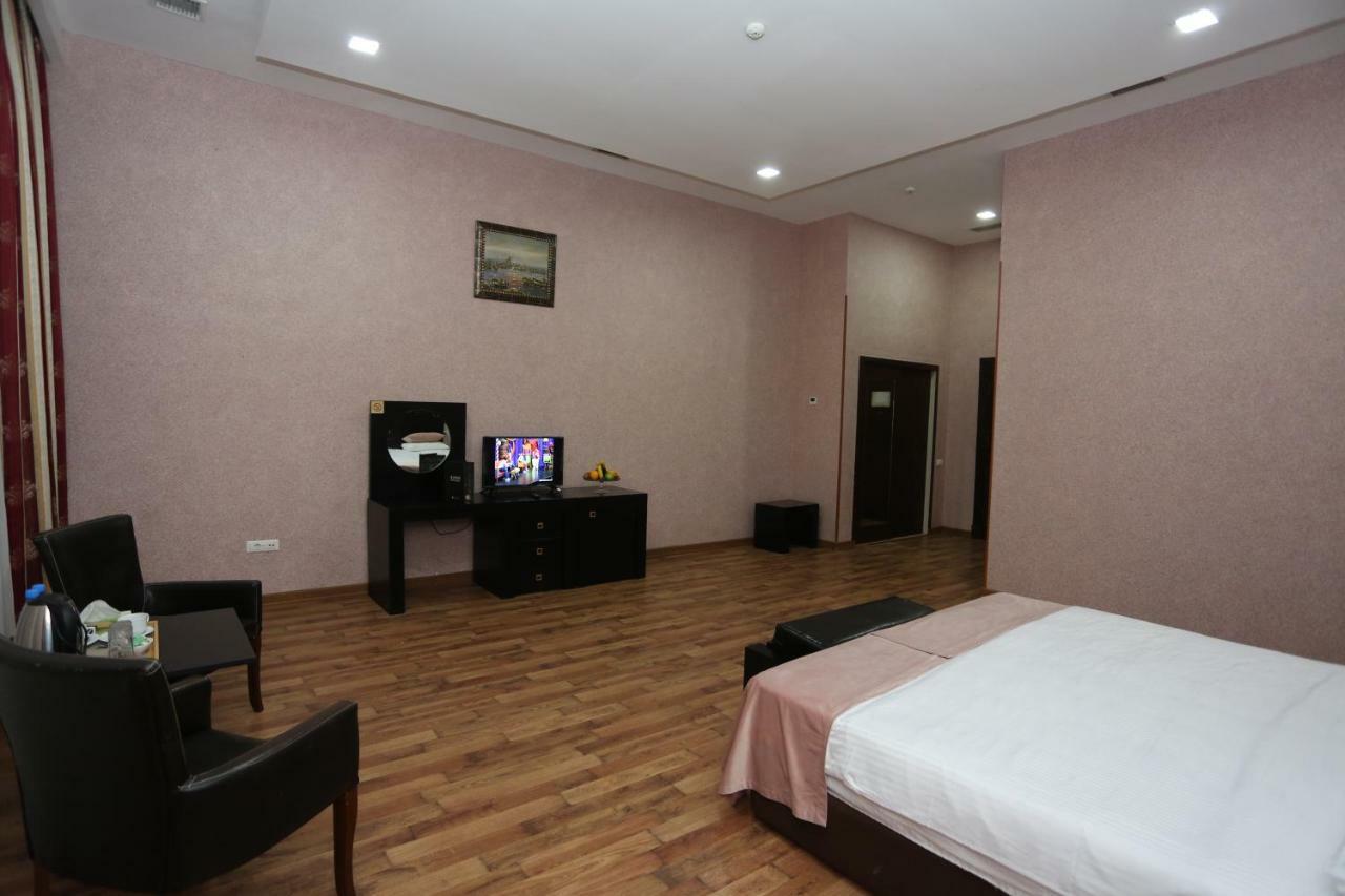 Ambassador Hotel Baku Bagian luar foto